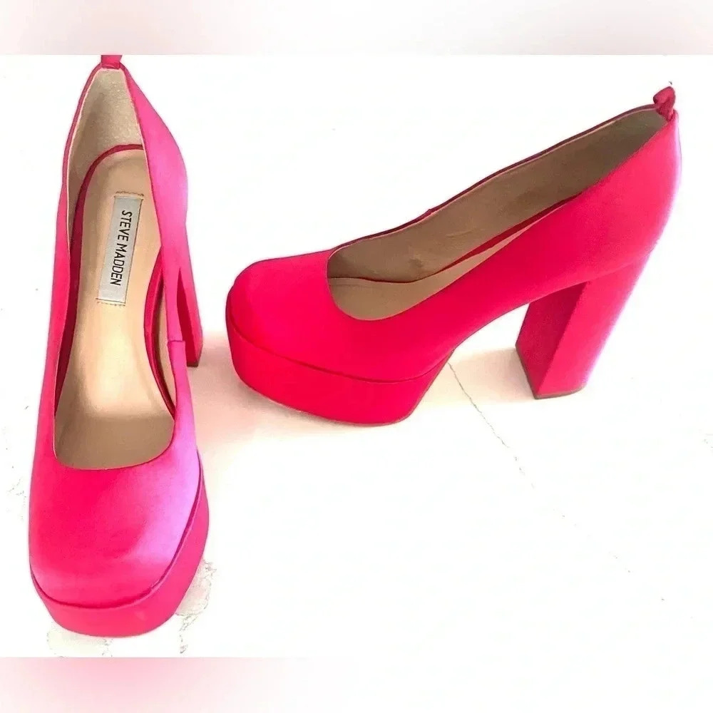 Steve Madden Artem Pump Platform Fuchsia Pink Barbie Doll GUC Women's 8.5